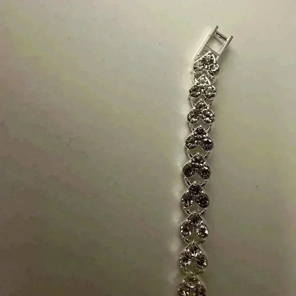 Gorgeous heart rhinestone bracelet with clasp - Picture 8 of 9